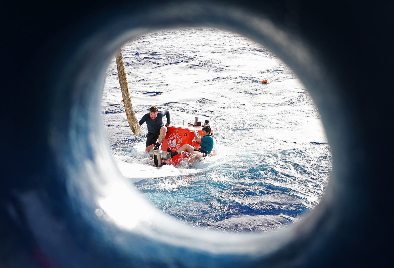 Alvin through the Ship