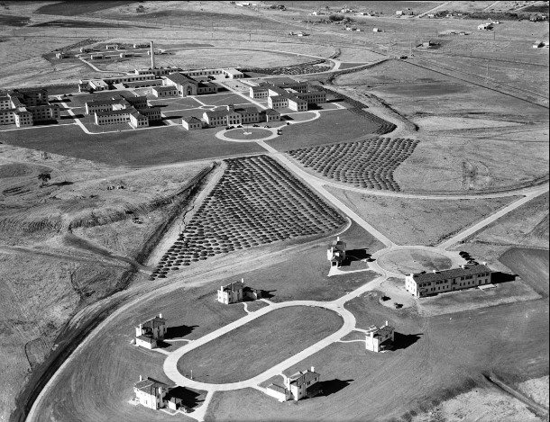 Fort Worth Narcotic Farm Fort Worth Star-Telegram Collection, University of Texas at Arlington Libraries. "United States Public Health Service Hospital, United States Narcotic Farm, Fort Worth, Texas." UTA Libraries Digital Gallery. 1939. Accessed June 10, 2022 . https://library.uta.edu/digitalgallery/img/10008001