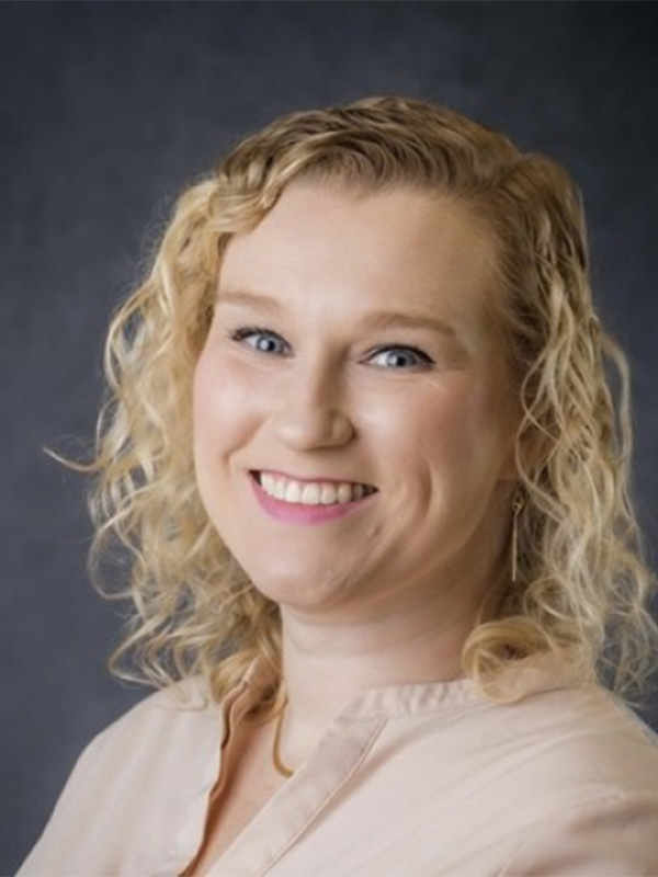 Evelyn Nash Headshot