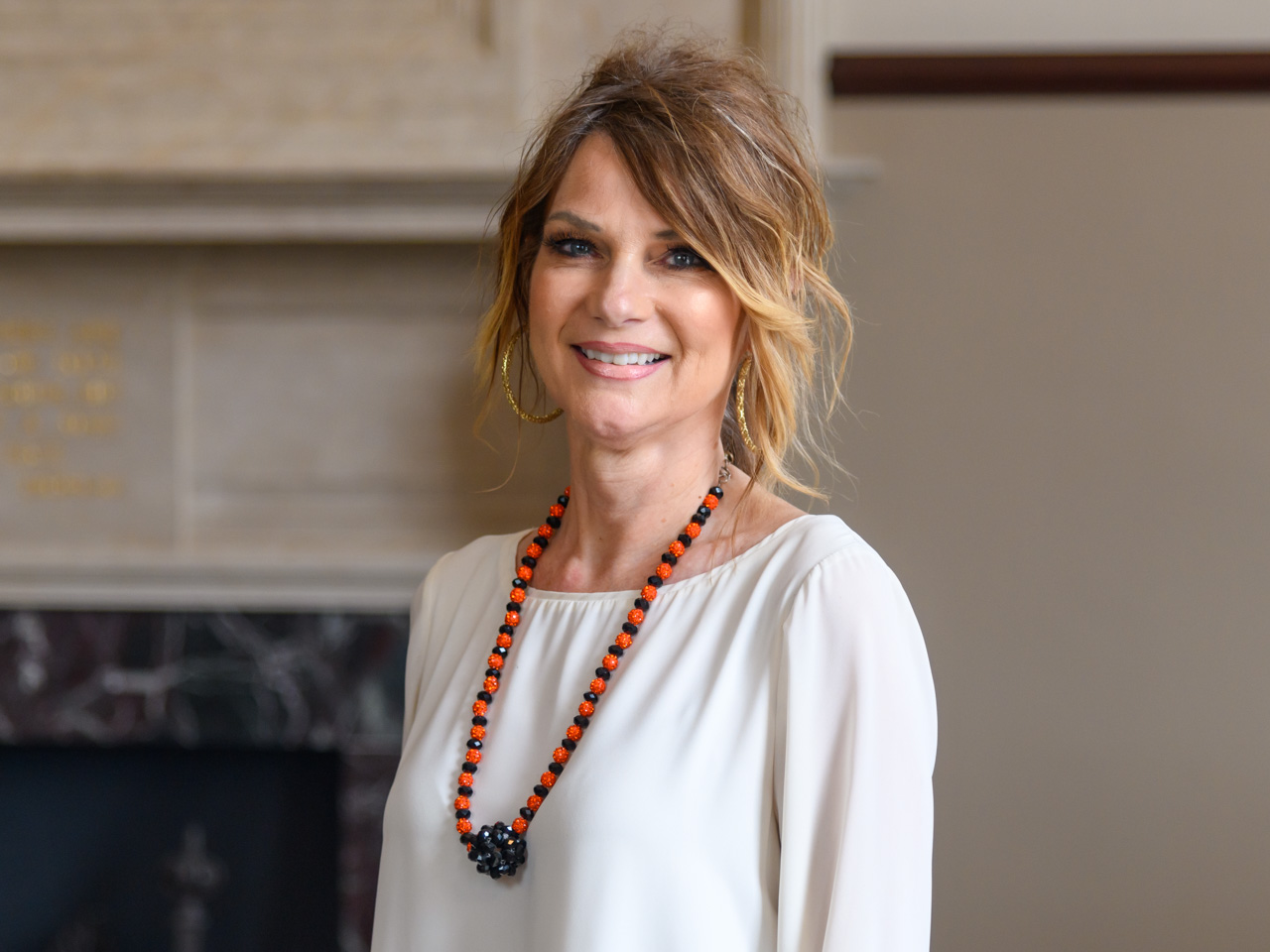 Angie Sneed headshot