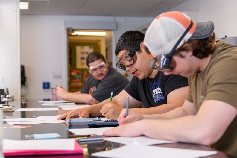 chemistry students working chemistry students working