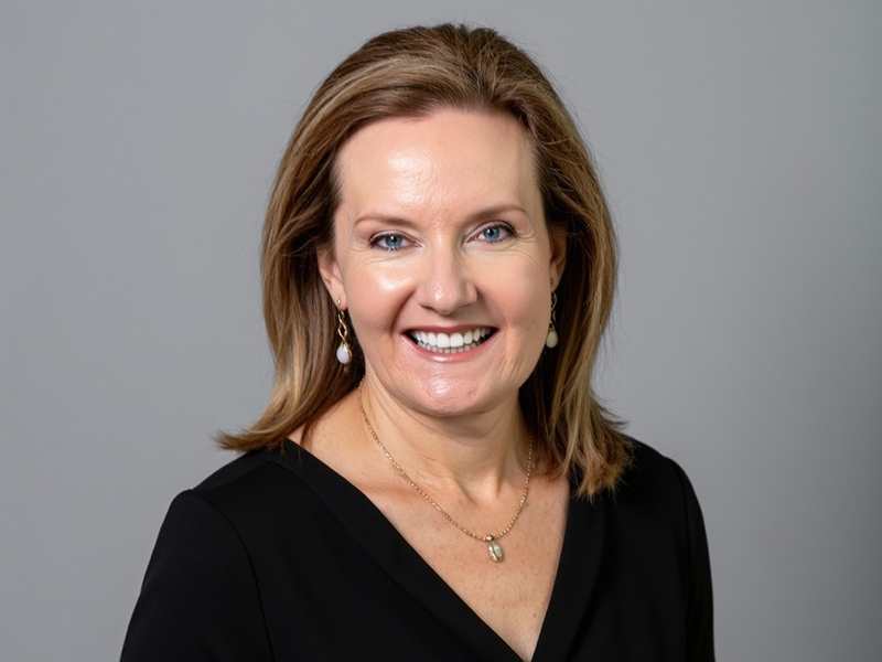 Camelia Knapp headshot