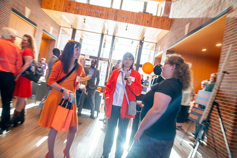Lauren Haygood, Olivia Galvez and Amanda Harding visitng before Banquet.