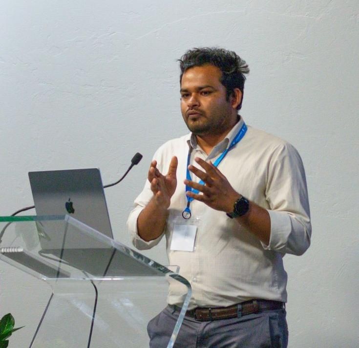 Student presenting research findings. Student presenting research findings.