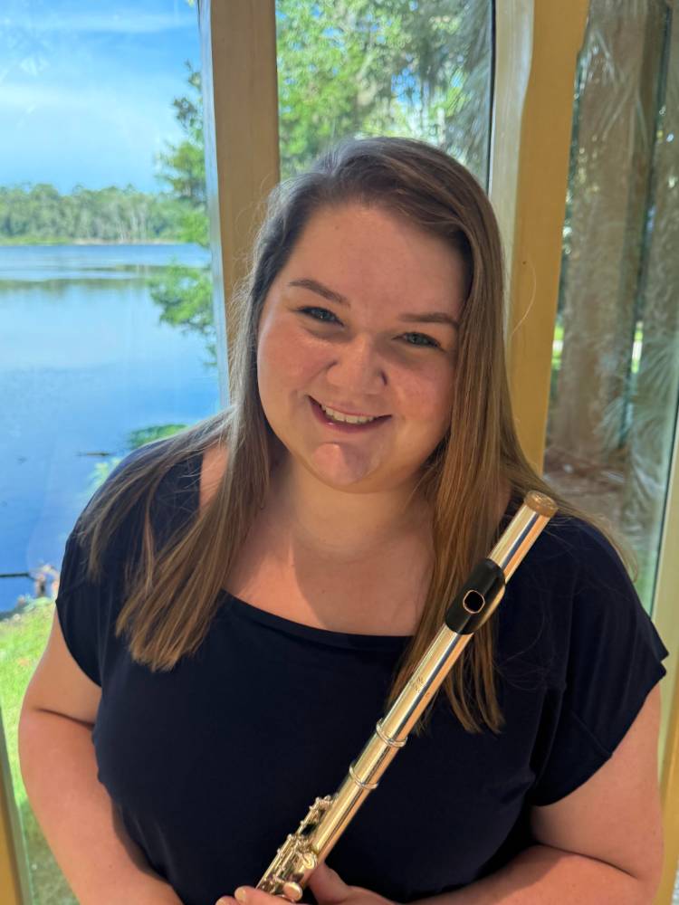 Sydney Burton headshot