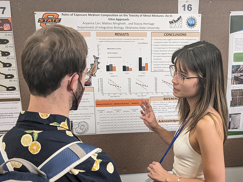 aryanna_1a.jpg Aryanna presenting her poster