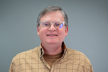 Snyder helps guide student writers at OSU-OKC