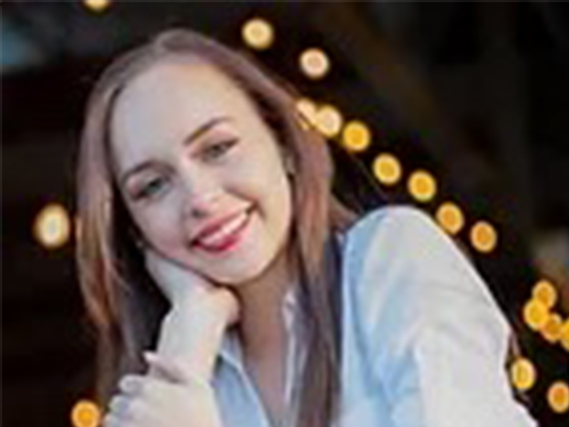 Taylor Deatherage headshot