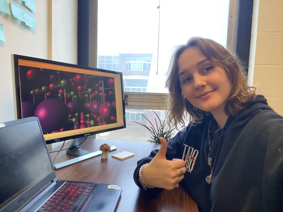 beckman scholar in front of computer